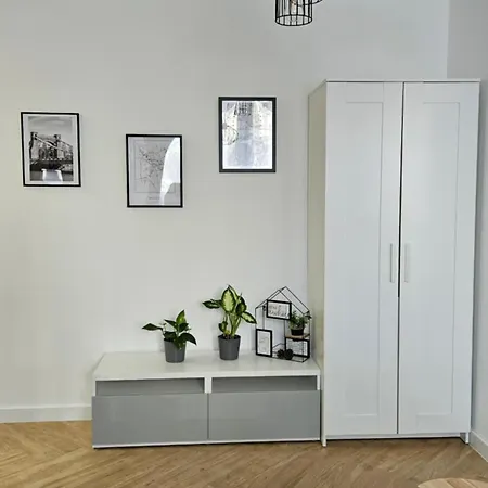 Krucza Selfcheckin Apartamento *